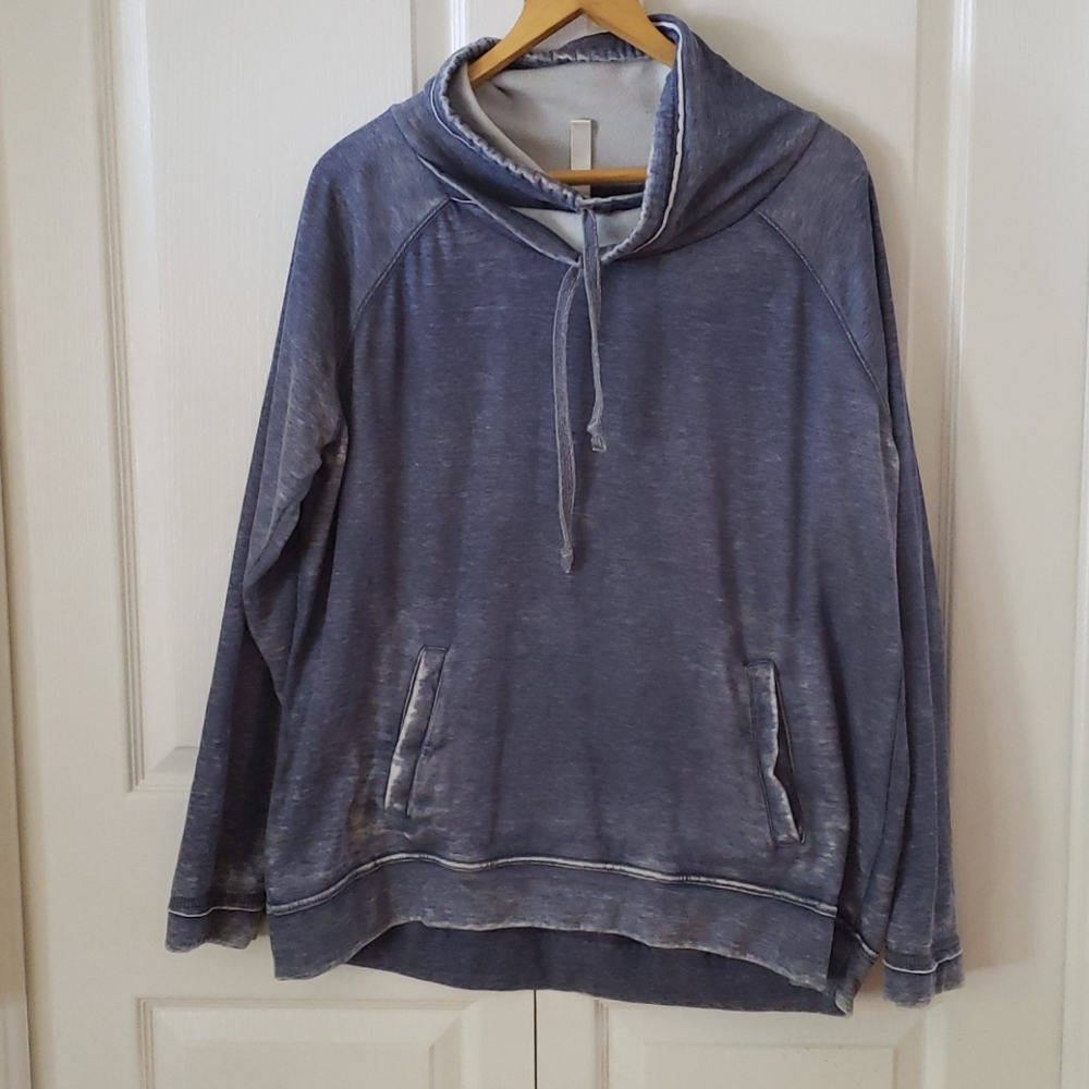 2/$15🦇 cowl neck pullover